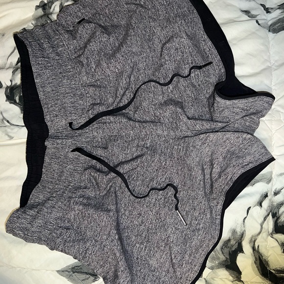 Lululemon reversible shorts 3” - Picture 2 of 6